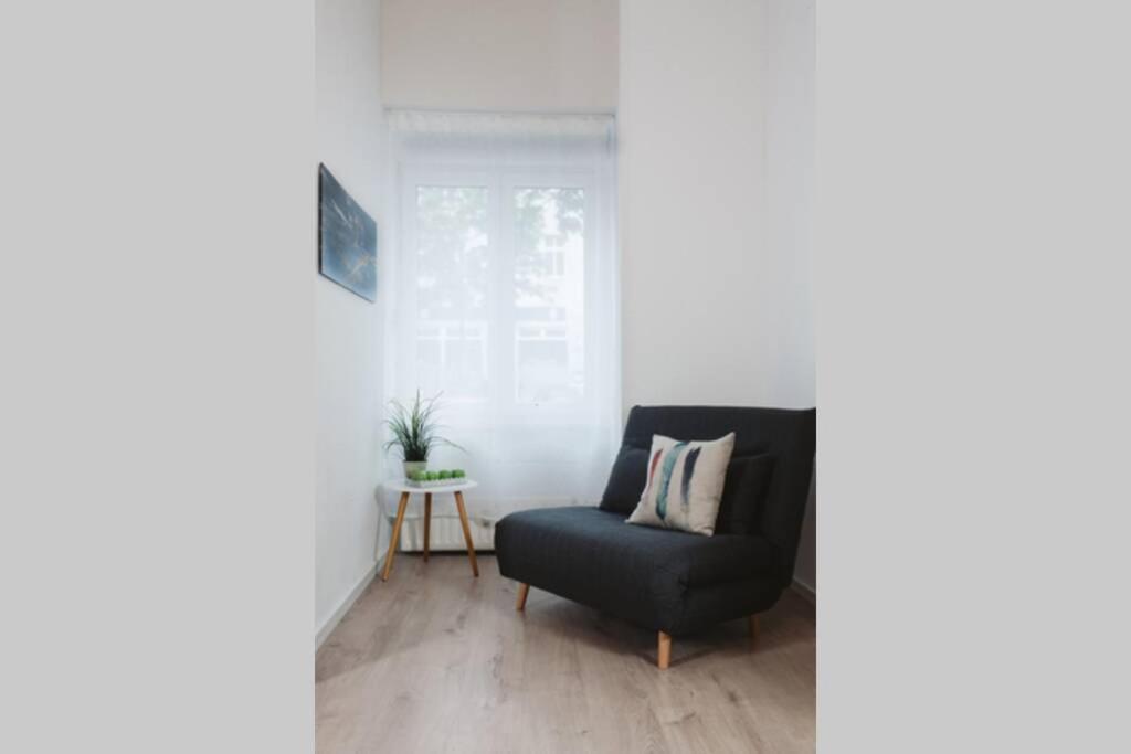 Near Shooping Center, 6 Guests Lejlighed