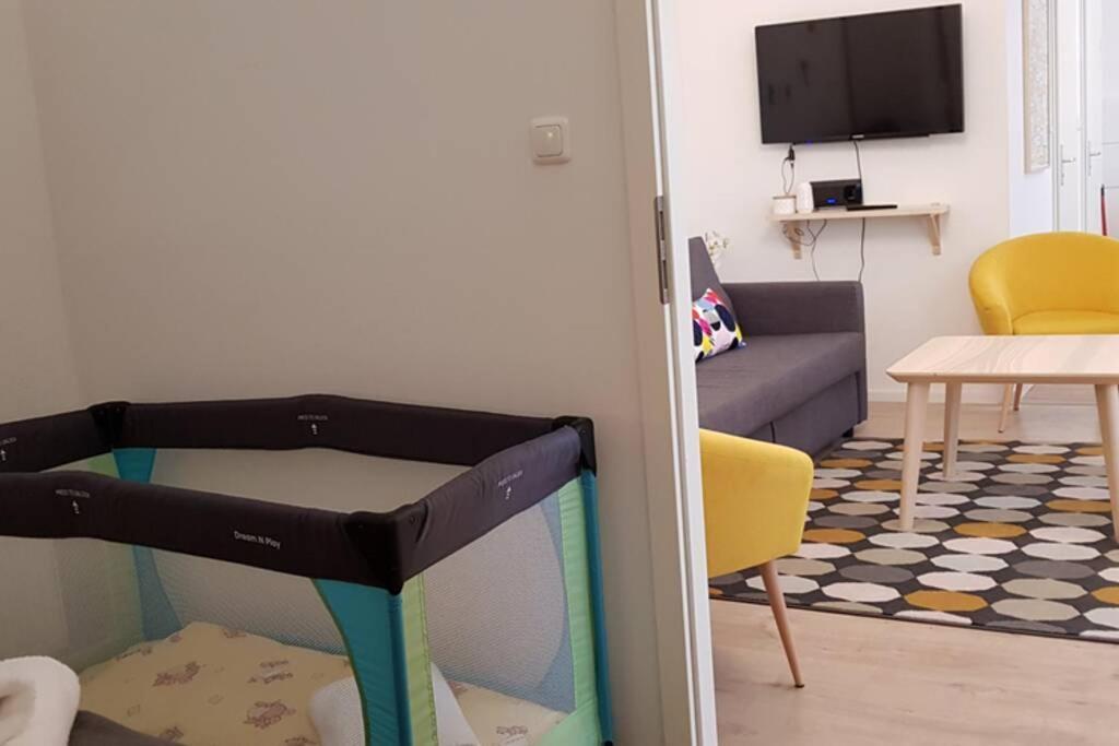 Lejlighed Near Shooping Center, 6 Guests Berlin